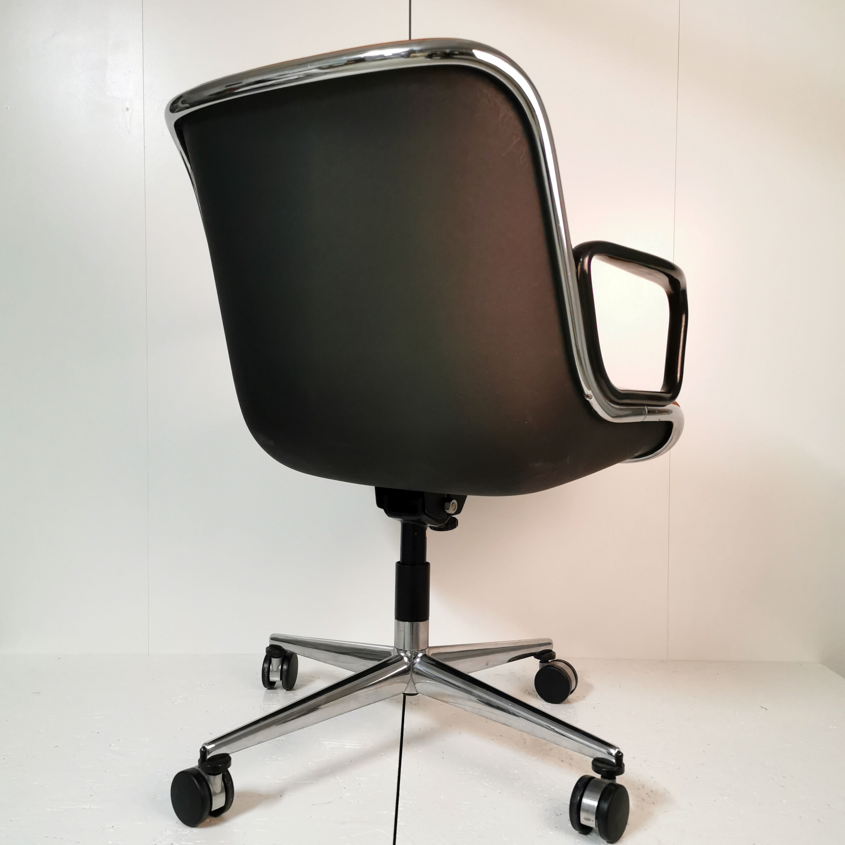 Charles Pollock's swivel for Knoll, 1970