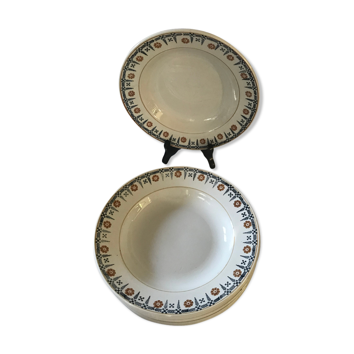 Set of 9 Saint Amand hollow plates