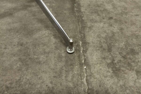 Portemanteau perroquet industriel 1960 chrome