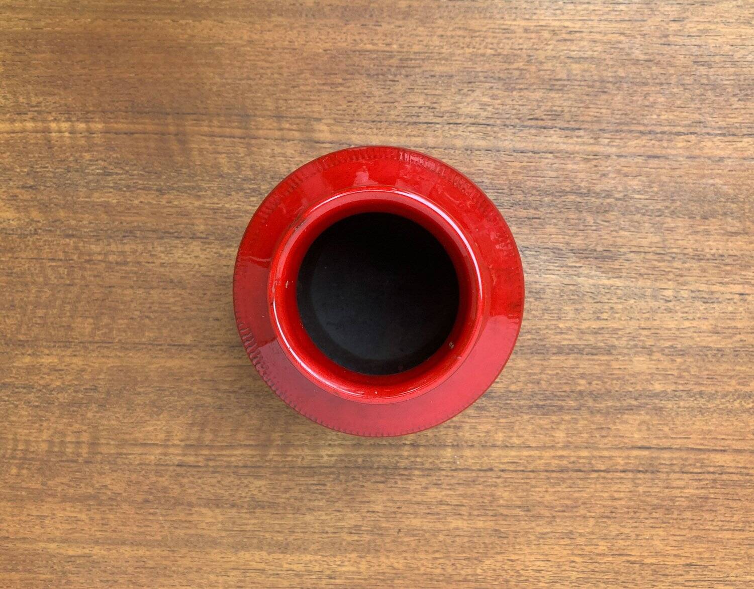 Italian red ceramic vase from the mid-century by Aldo Londi for Bitossi, 1960s.