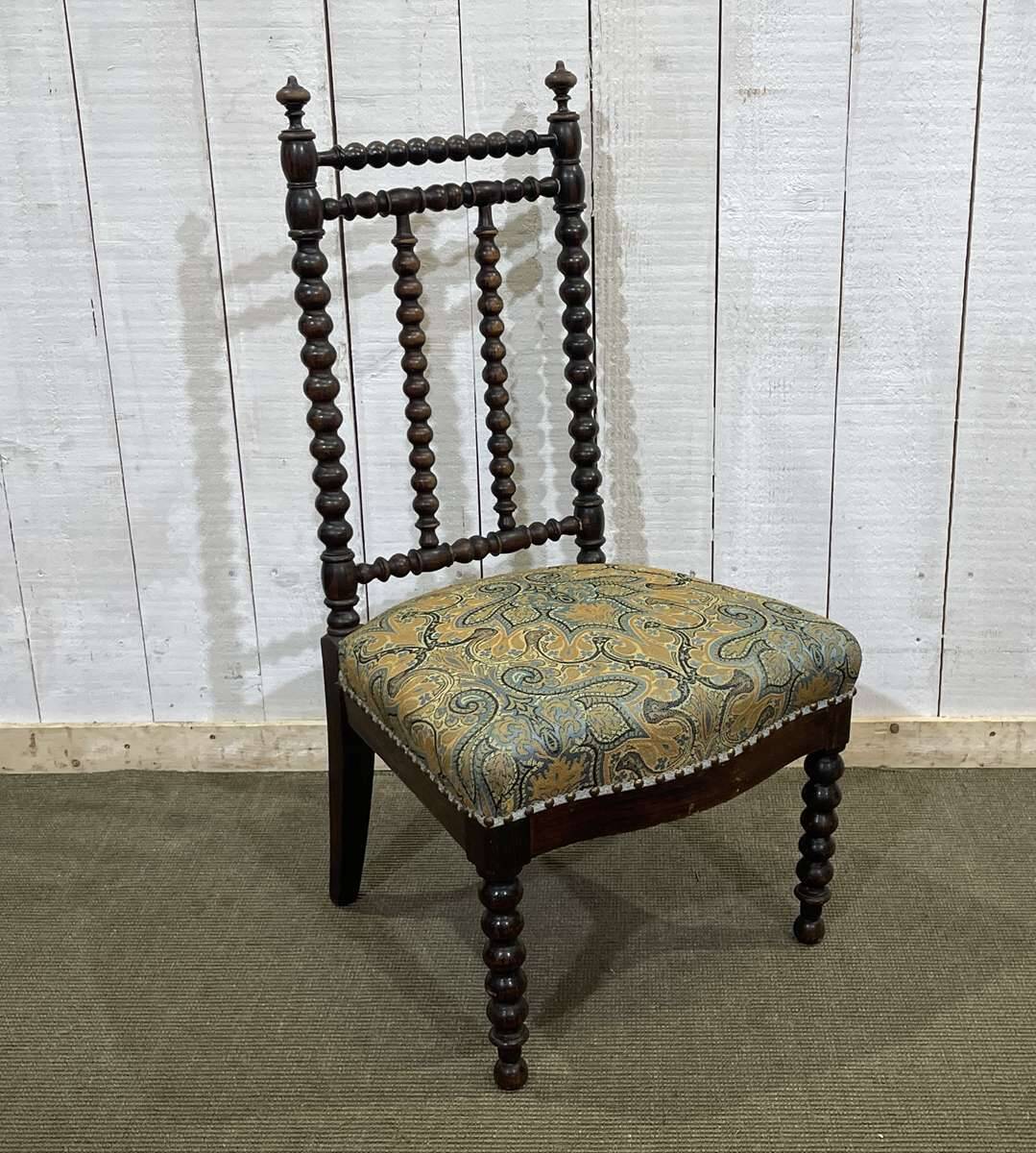 Chair in turned wood and rosewood veneer, early 20th century