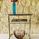 Table d'appoint en verre et laiton avec porte revues, circa 1970