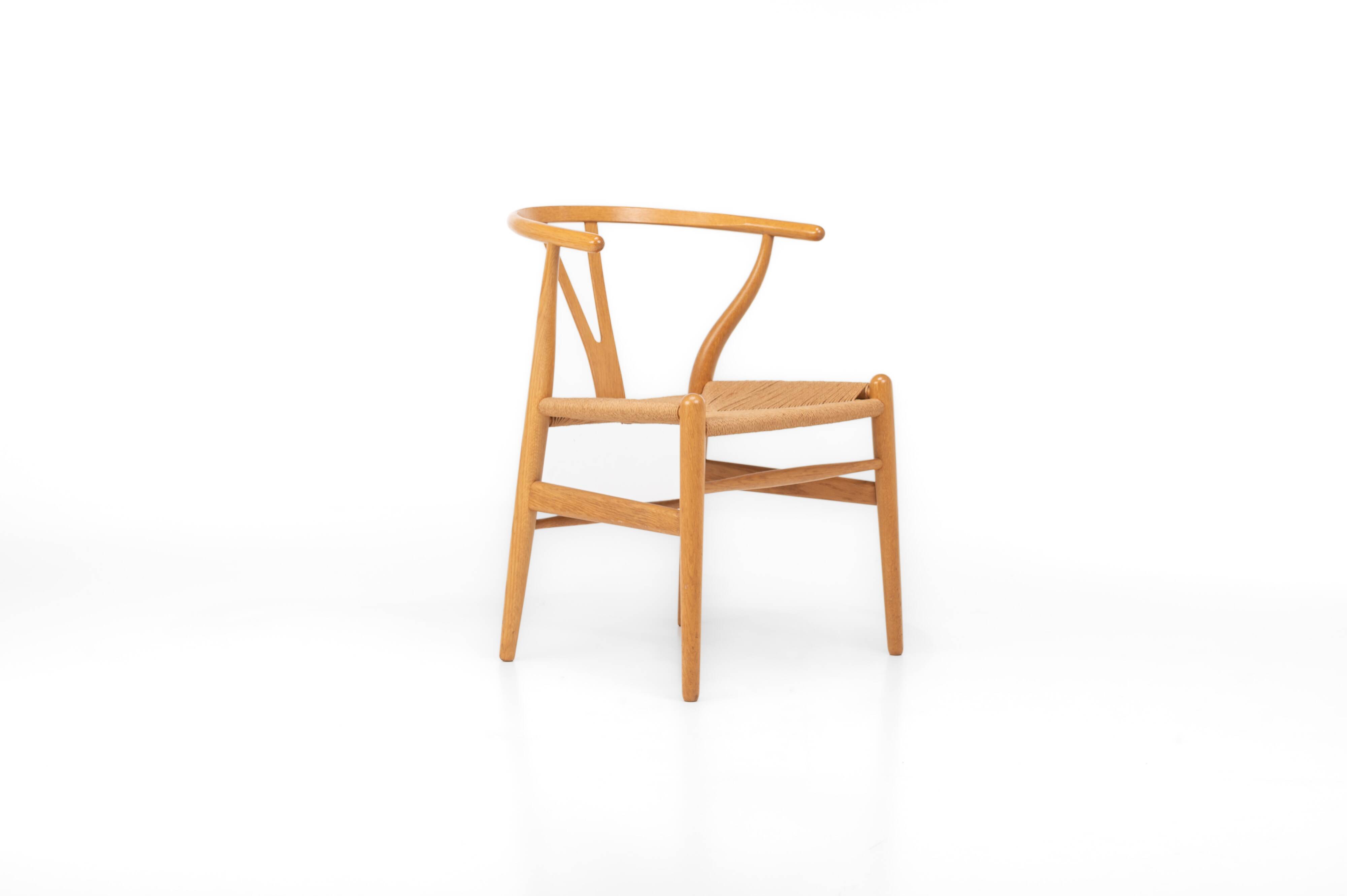 Set of 6 'CH24' wishbone dining chairs by Hans J Wegner for Carl Hansen, De