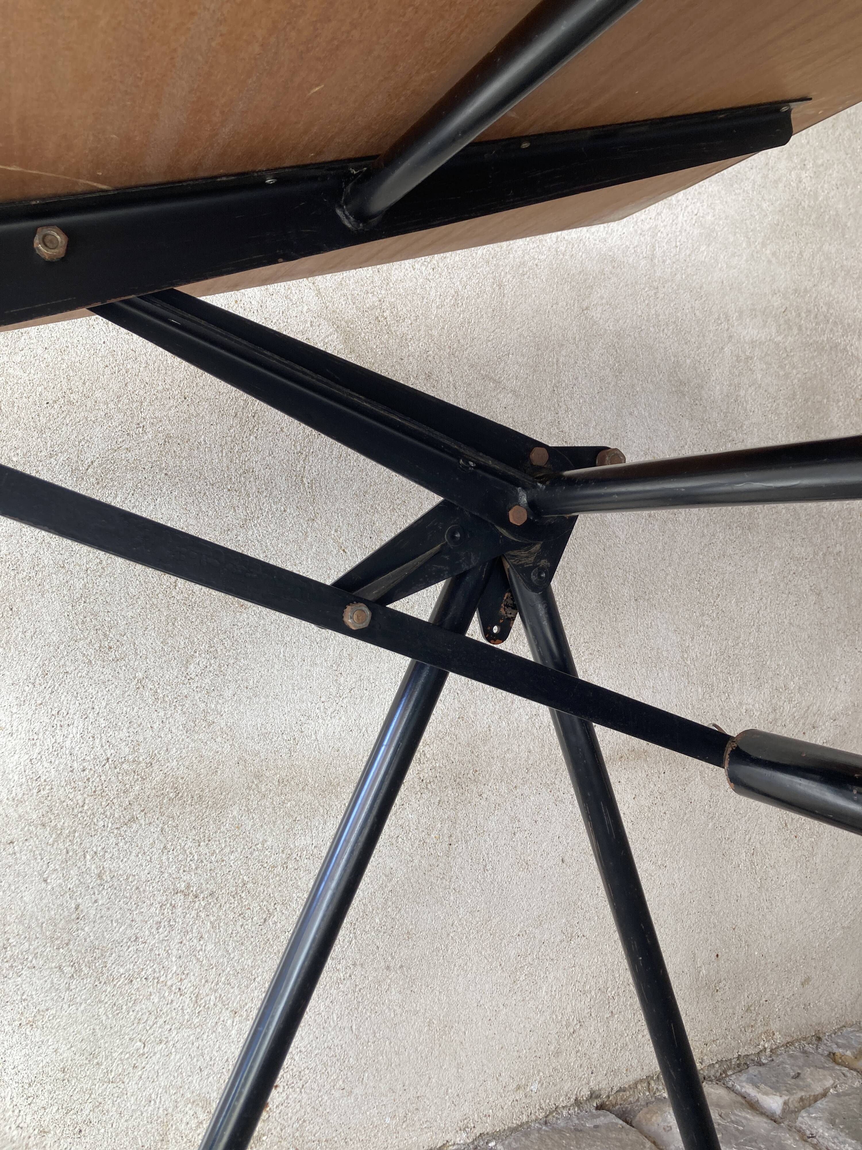Drawing table