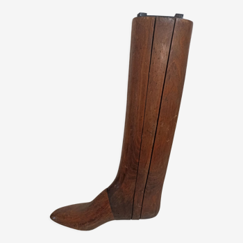 Embauchoir de botte en bois ancien