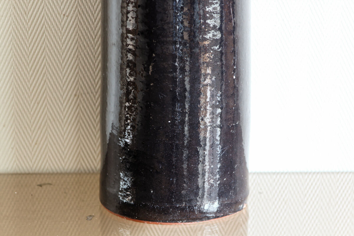 Grand vase bouteille en terre cuite vernissée