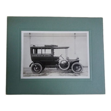 Old photograph from 1900 of the State Railways automobile.