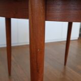 Expandable Scandinavian roundtable