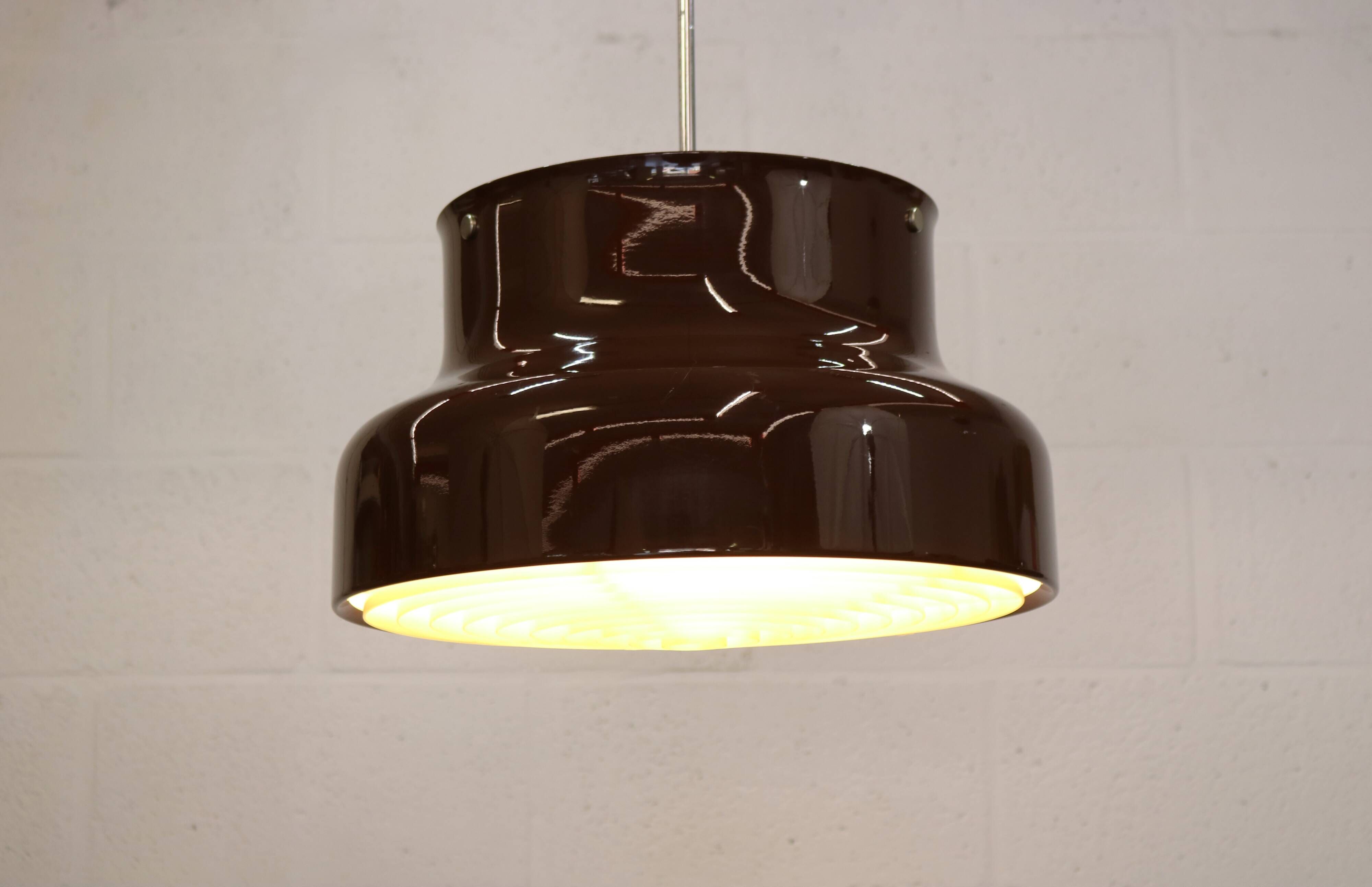 Suspension Bumling marron chocolat par Ateljé Lyktan conçue par Anders Pherson