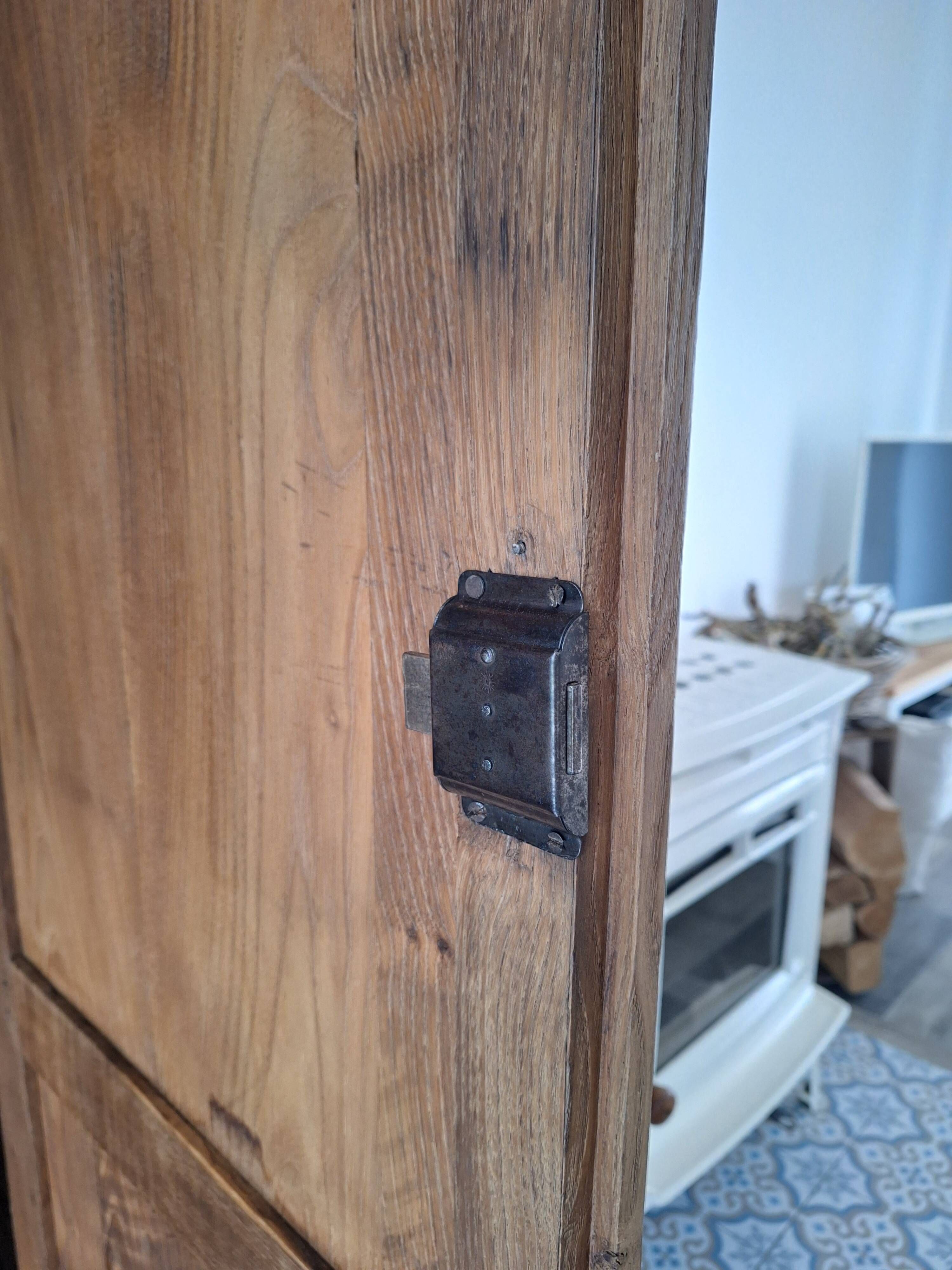 Wardrobe, oak linen cupboard from 1920.