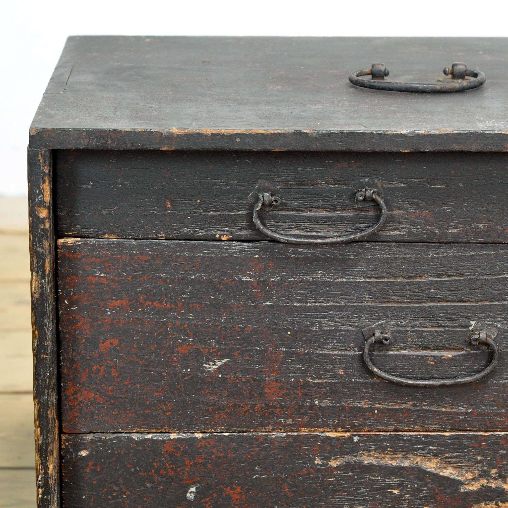 Small Japanese chest of drawers, circa 1900