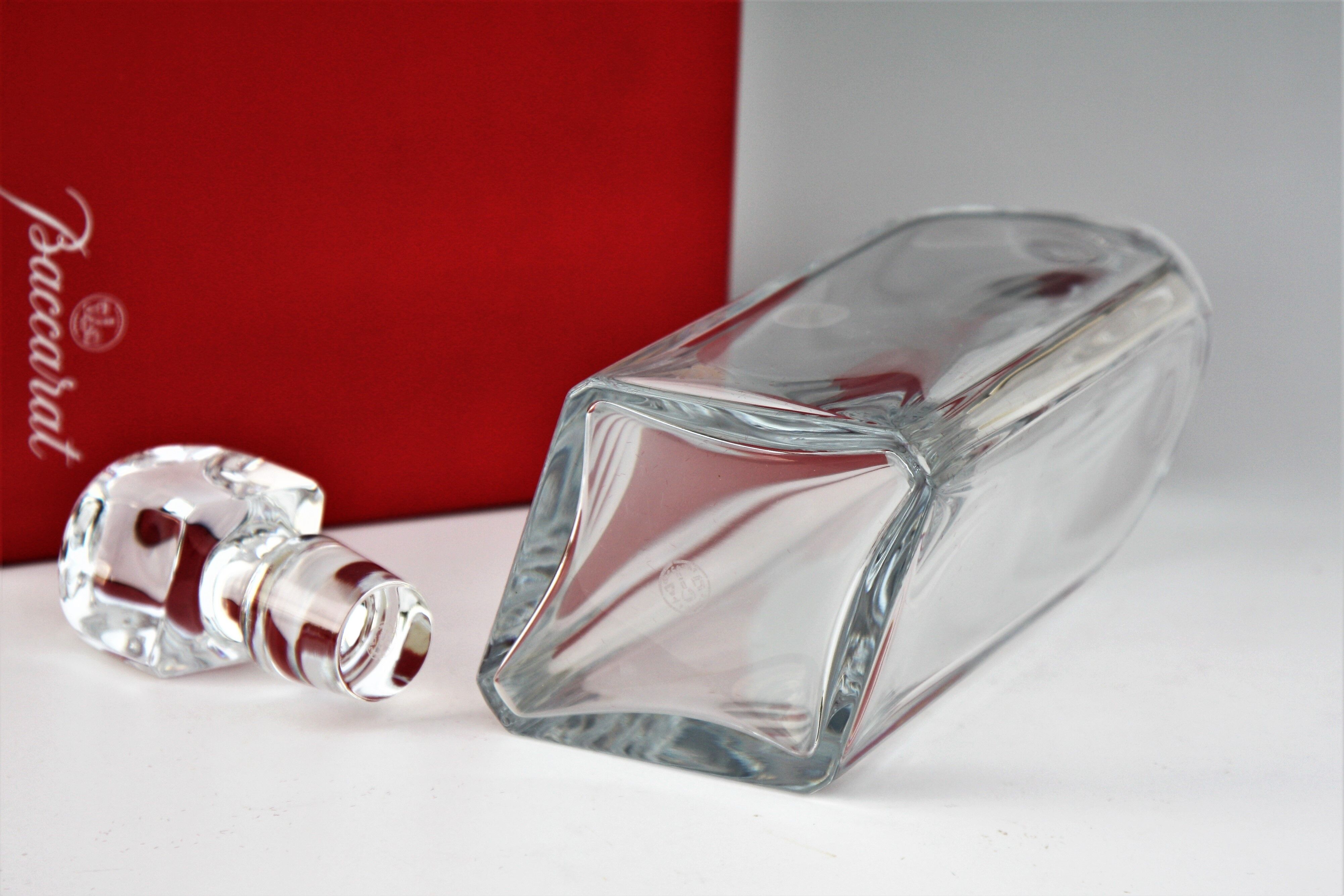Baccarat whisky decanter model Vologne