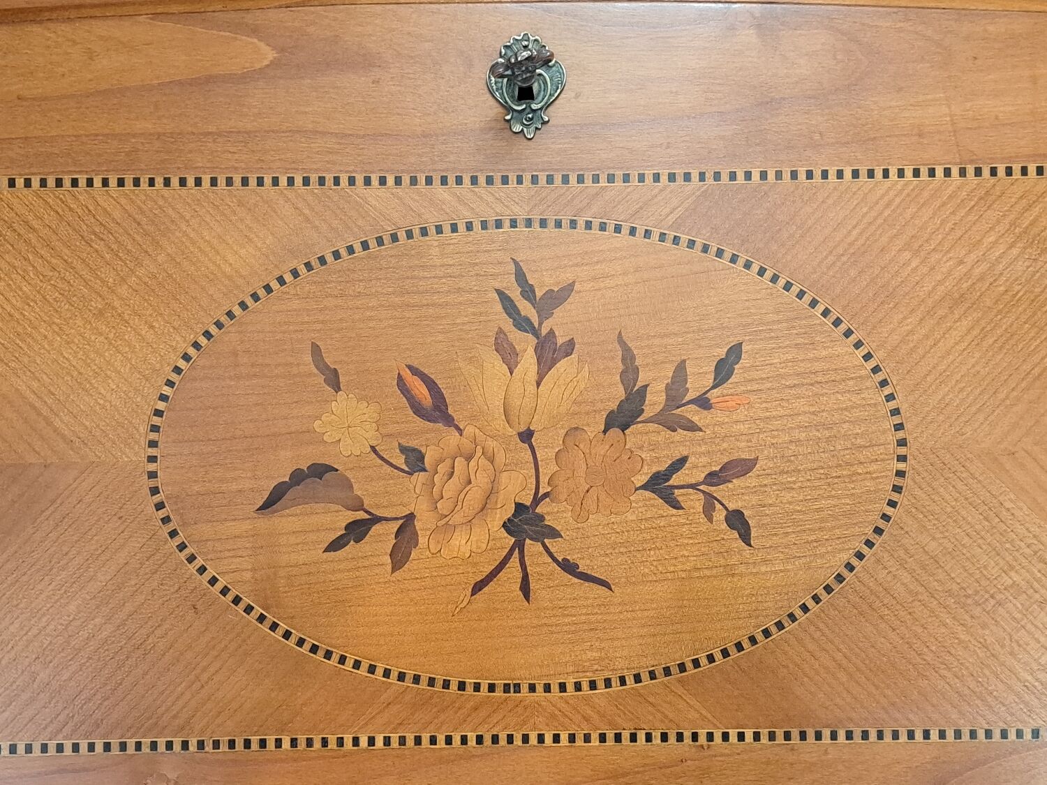 Bureau de pente en marqueterie