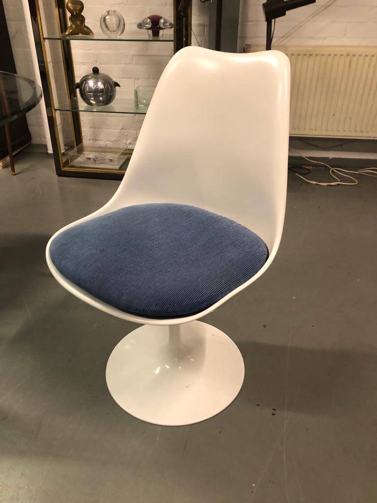 “Tulip” chairs by Eero Saarinen for Knoll International, USA 1960