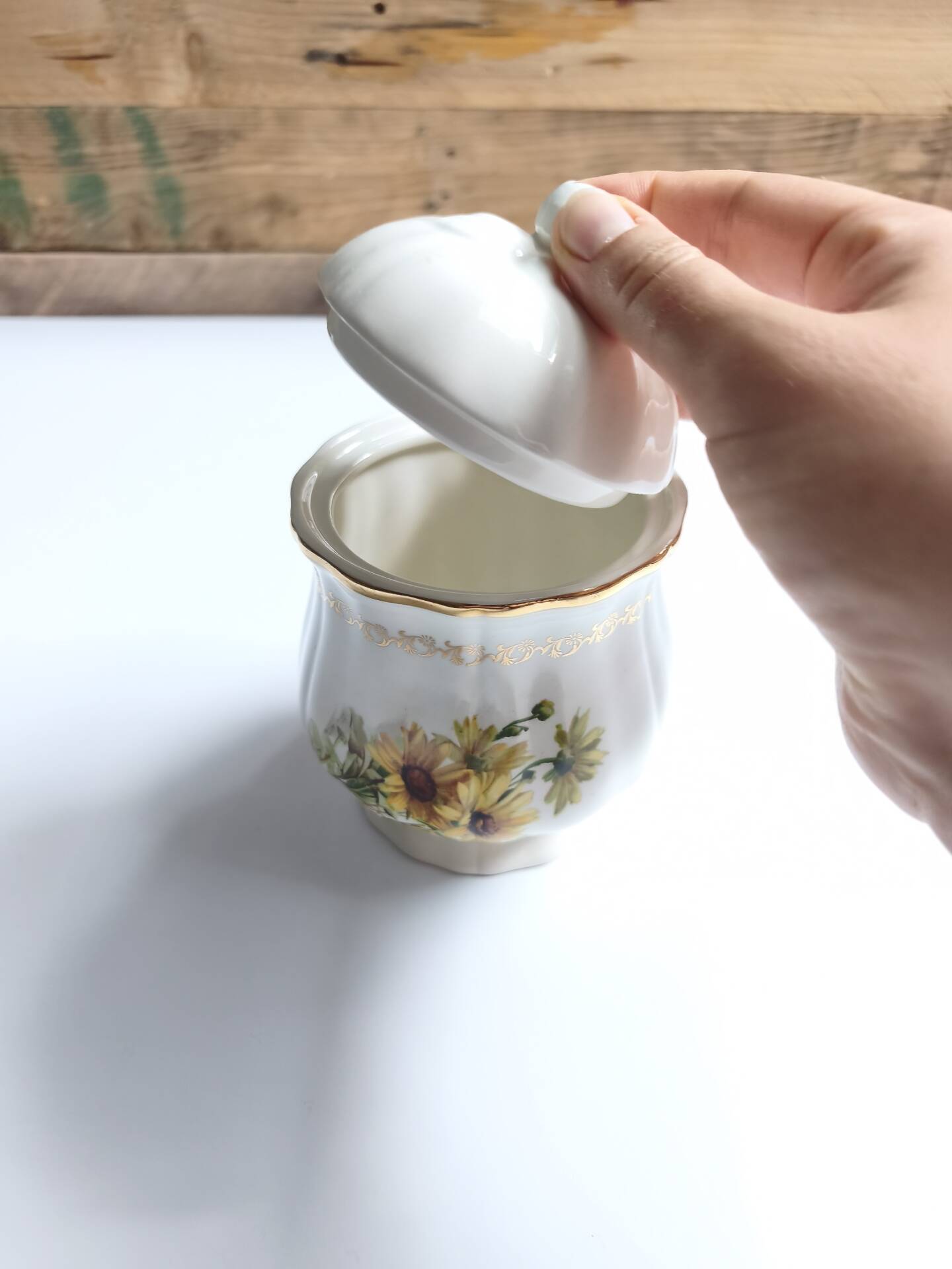 Ceramic sugar bowl Gien daisies antique