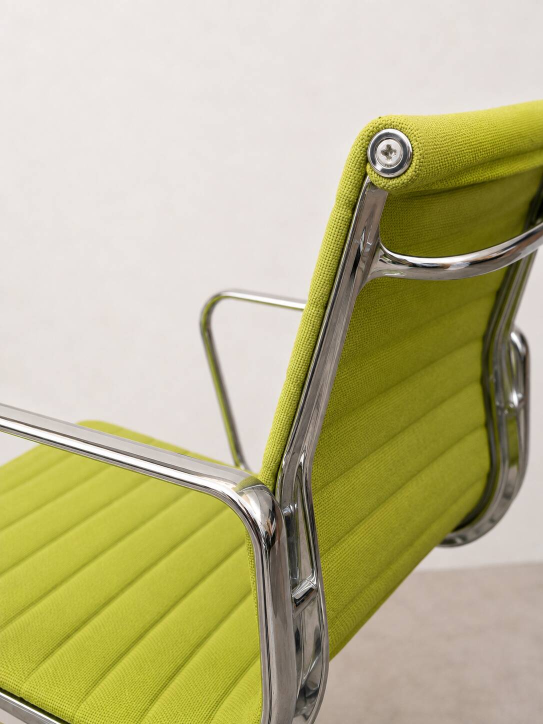 Vitra EA 108 Aluminum Swivel Chair
