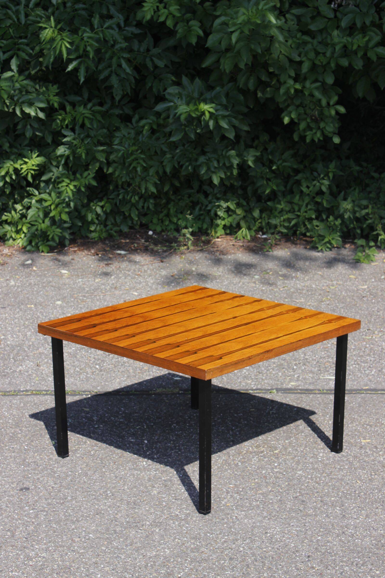 Table basse moderniste en palissandre de Rio, Mutz 1950s
