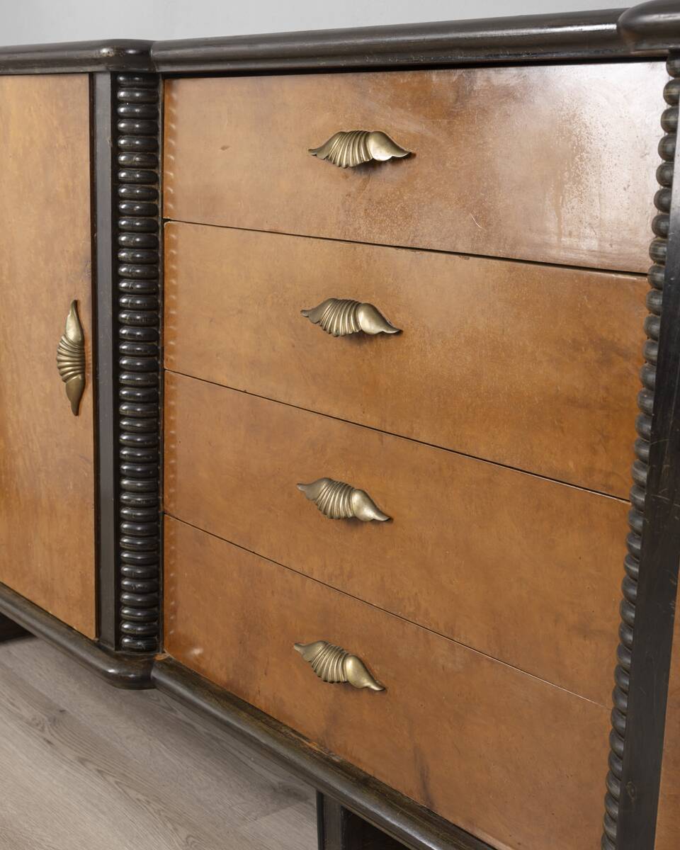 1940s vintage sideboard in wood and glass Italian Art Deco design