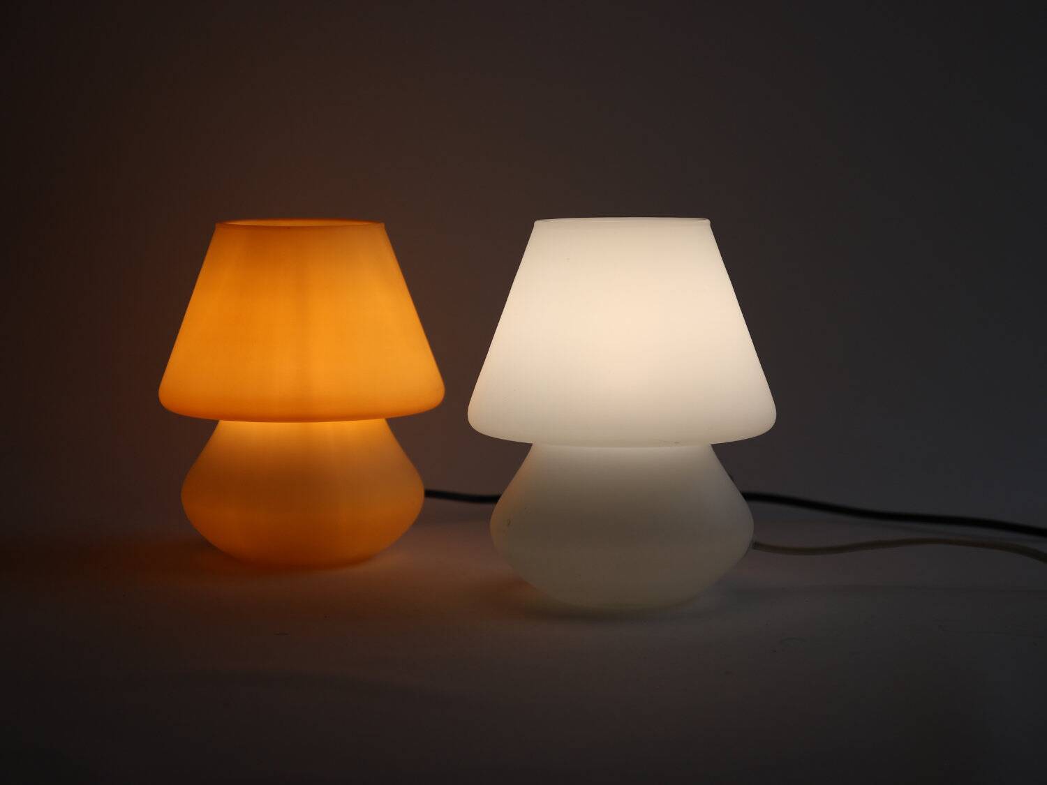 White mushroom lamp