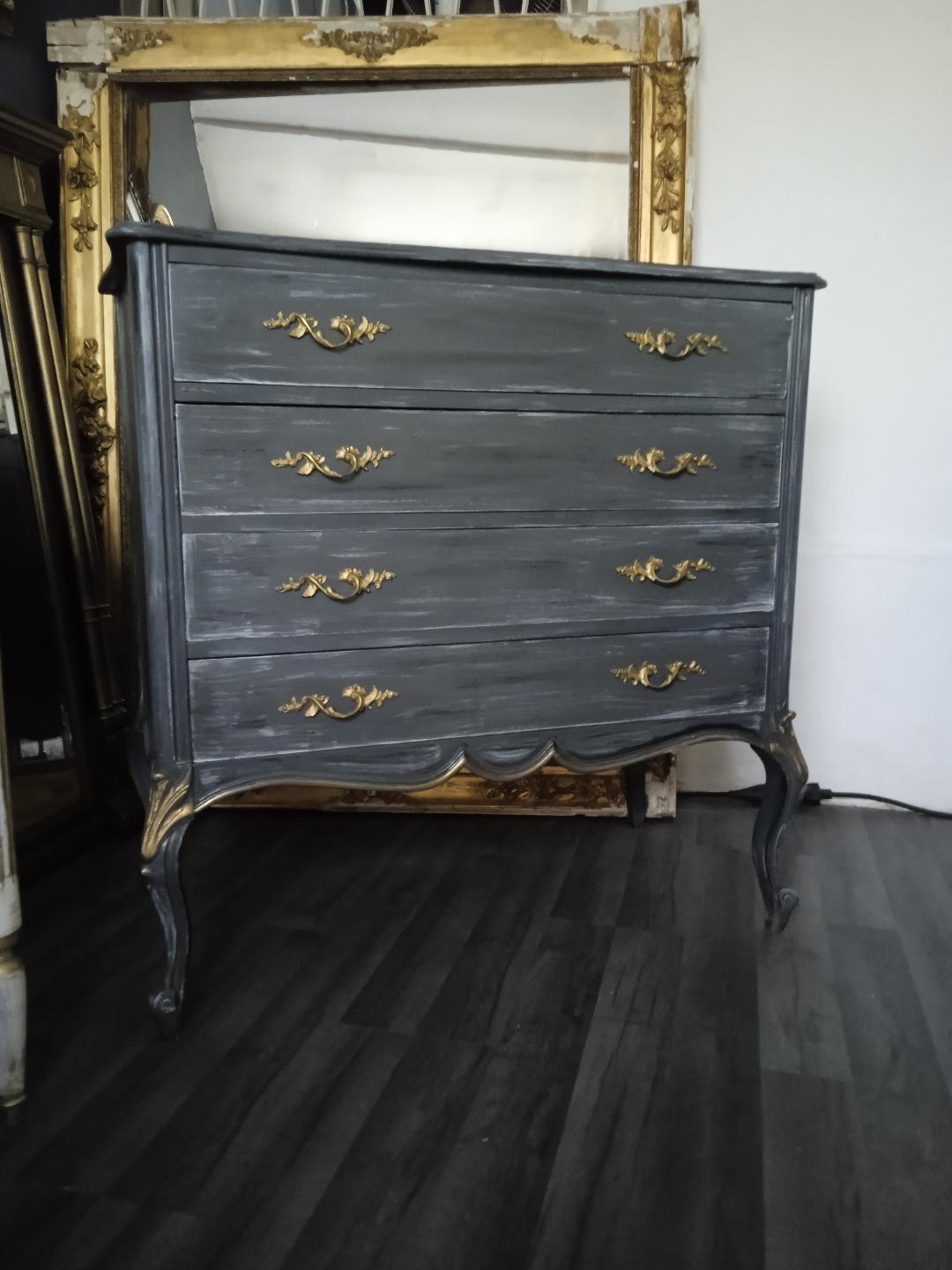 Patinated chest of drawers Louis XV style