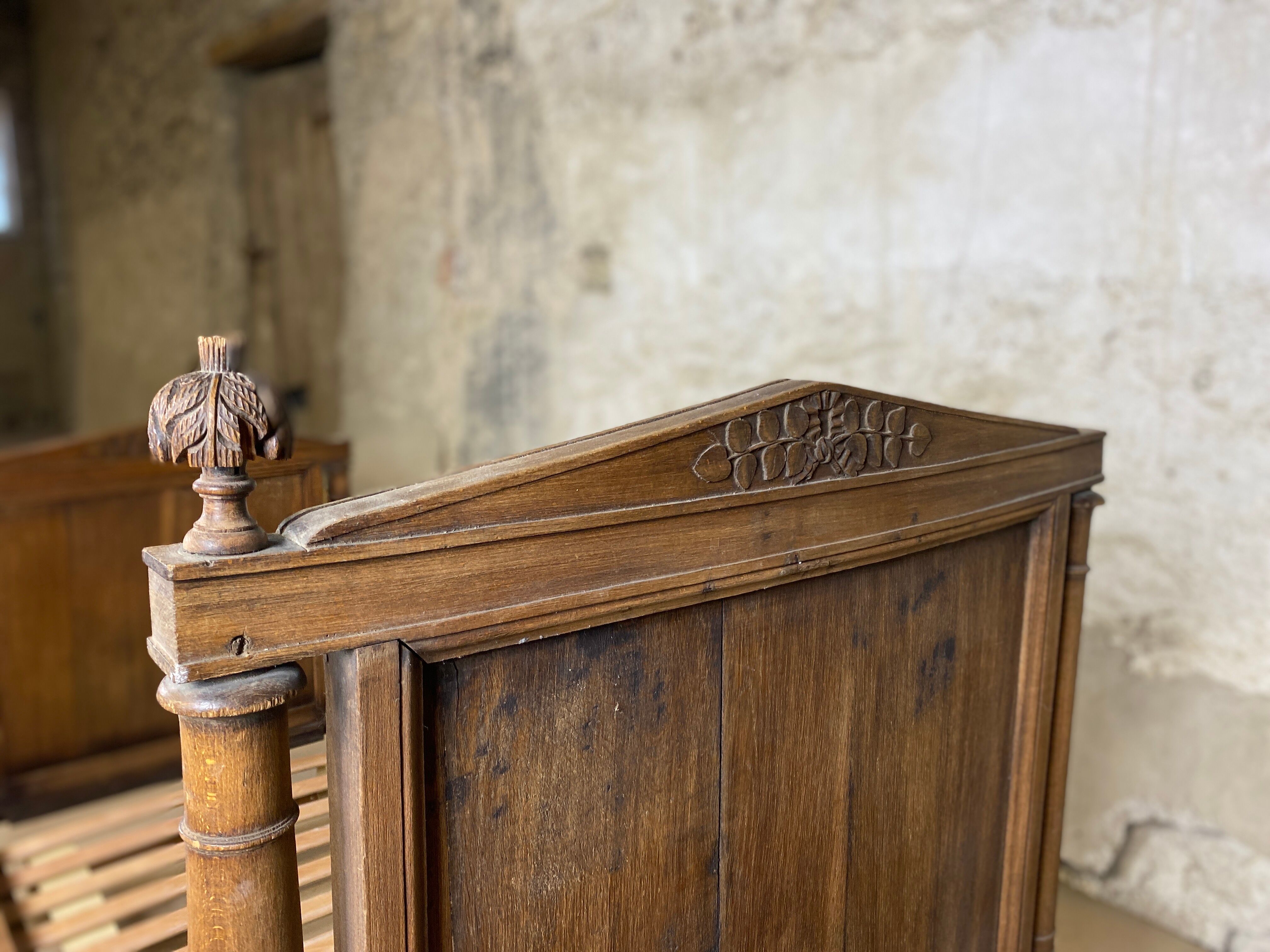 Directoire bench bed