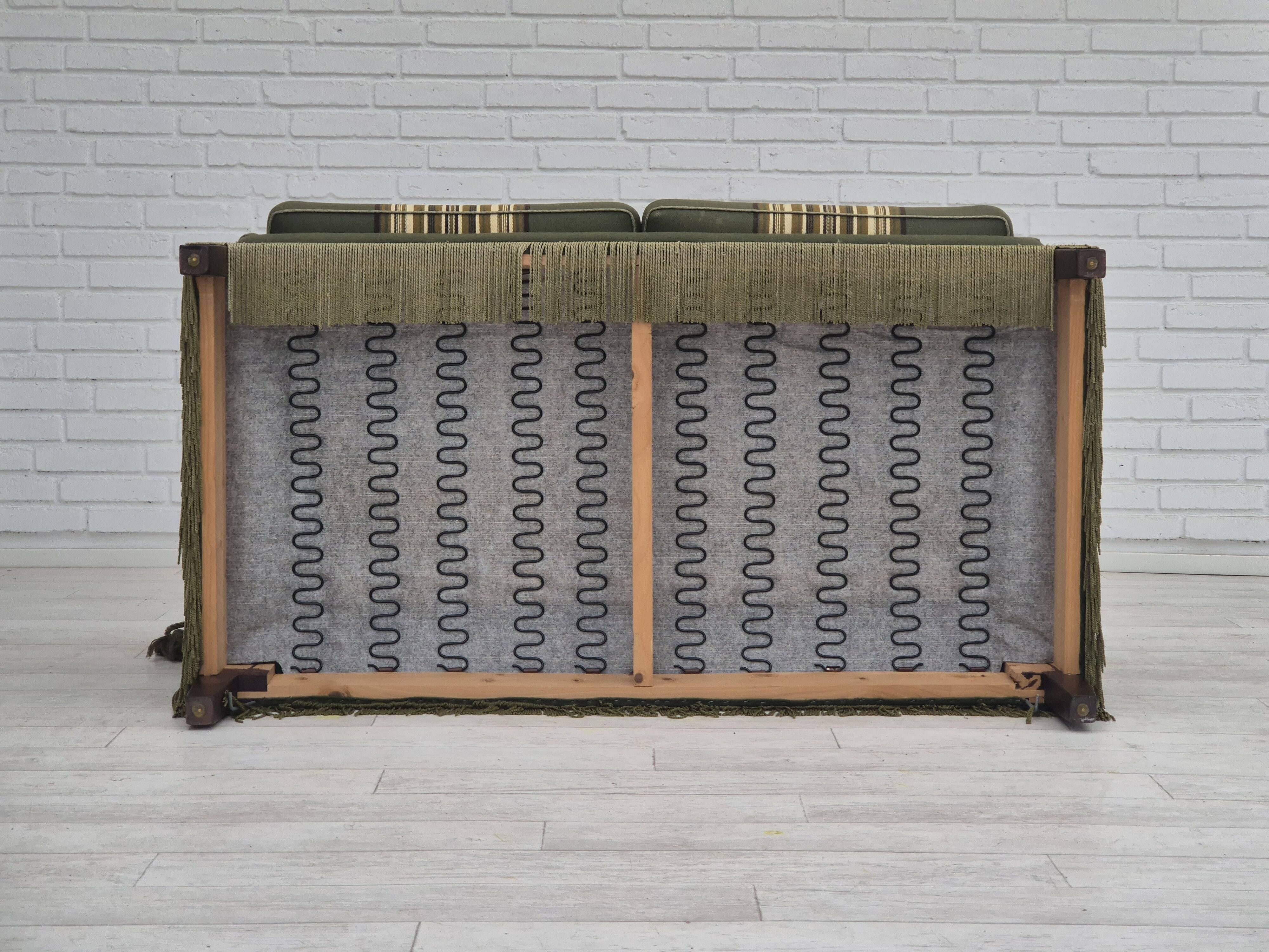 Canapé danois 2 places en velours et laine, années 1970