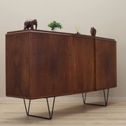 Enfialde en noyer, design danois, années 1960, production : Danemark