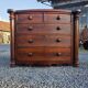 Commode galbée ancienne en acajou de style anglais