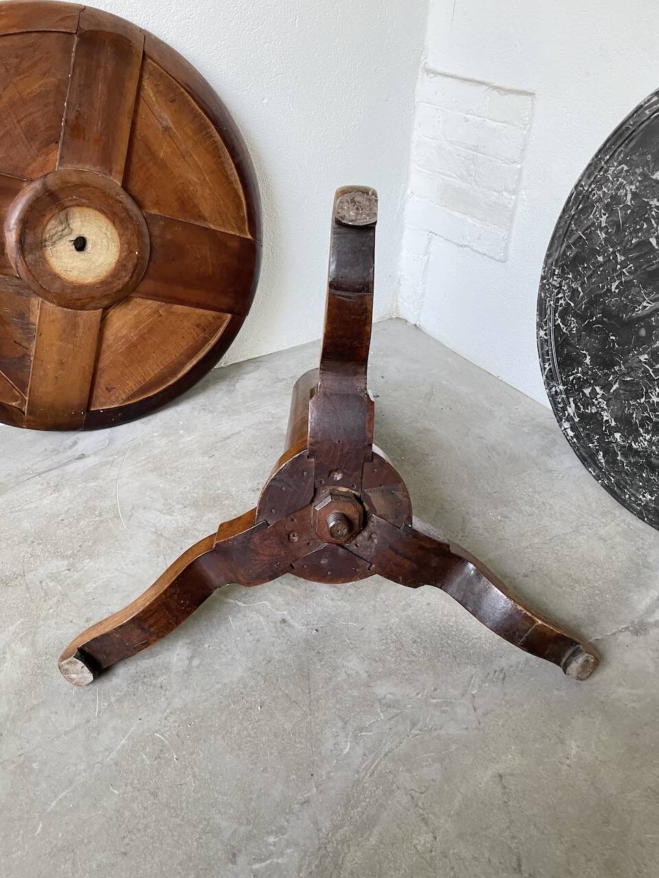 Empire walnut and marble pedestal table, late 19th century