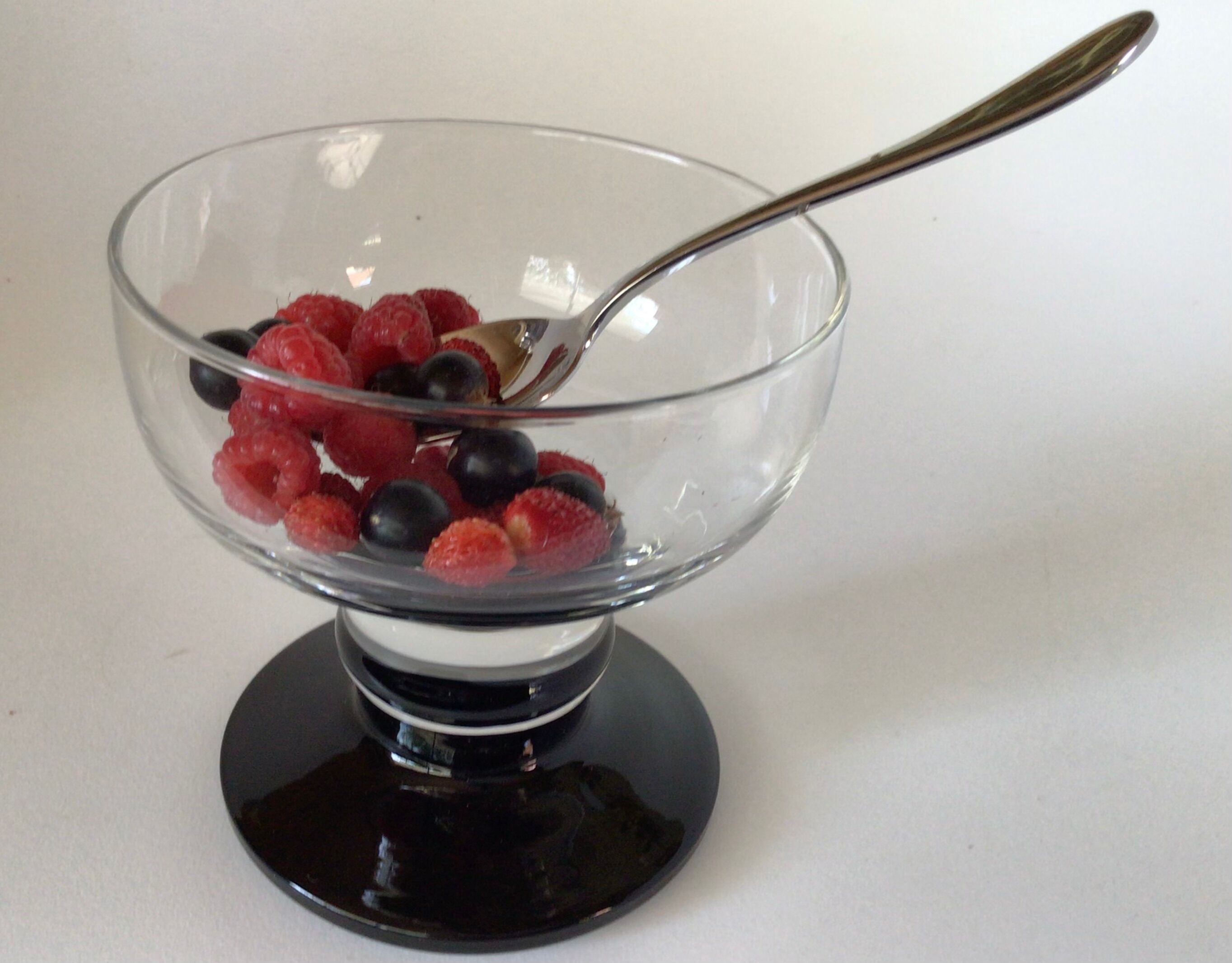 4 ice black standing cups or fruit salad