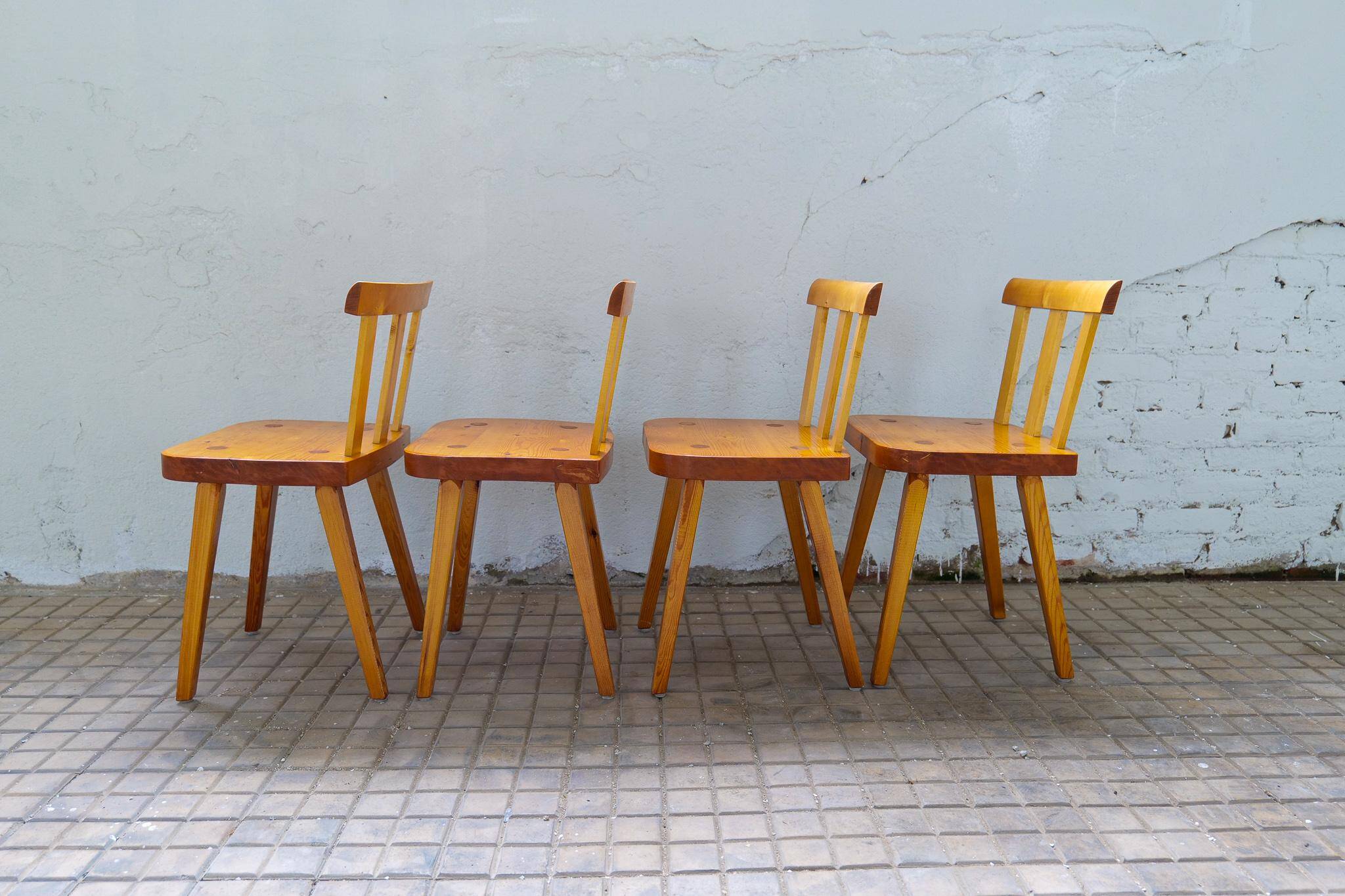 Modern Swedish set of 4 pine dining chairs.