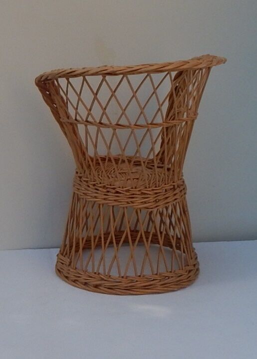 Wicker child chair