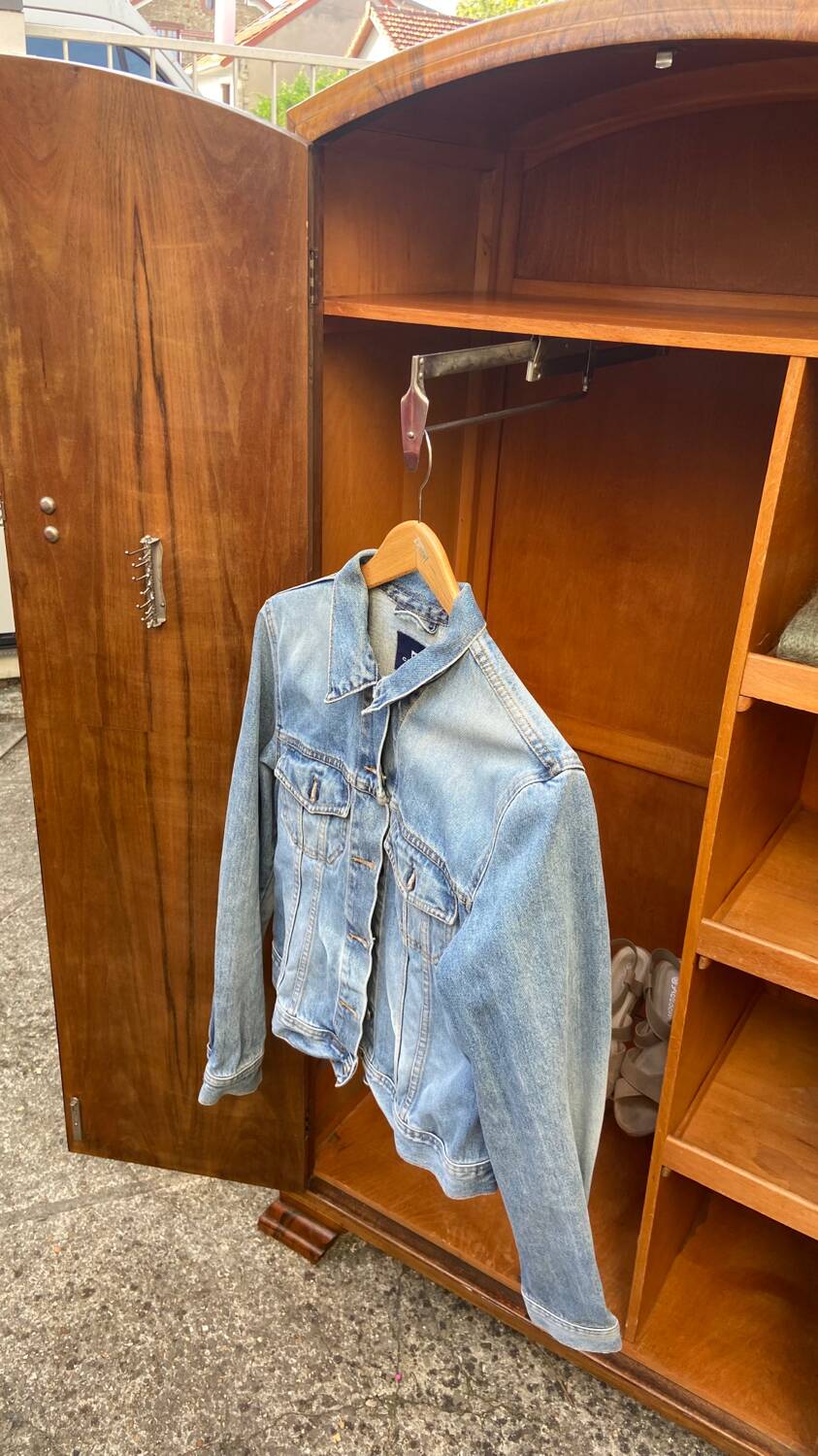Small Art Deco cabinet 1930 in elm burl