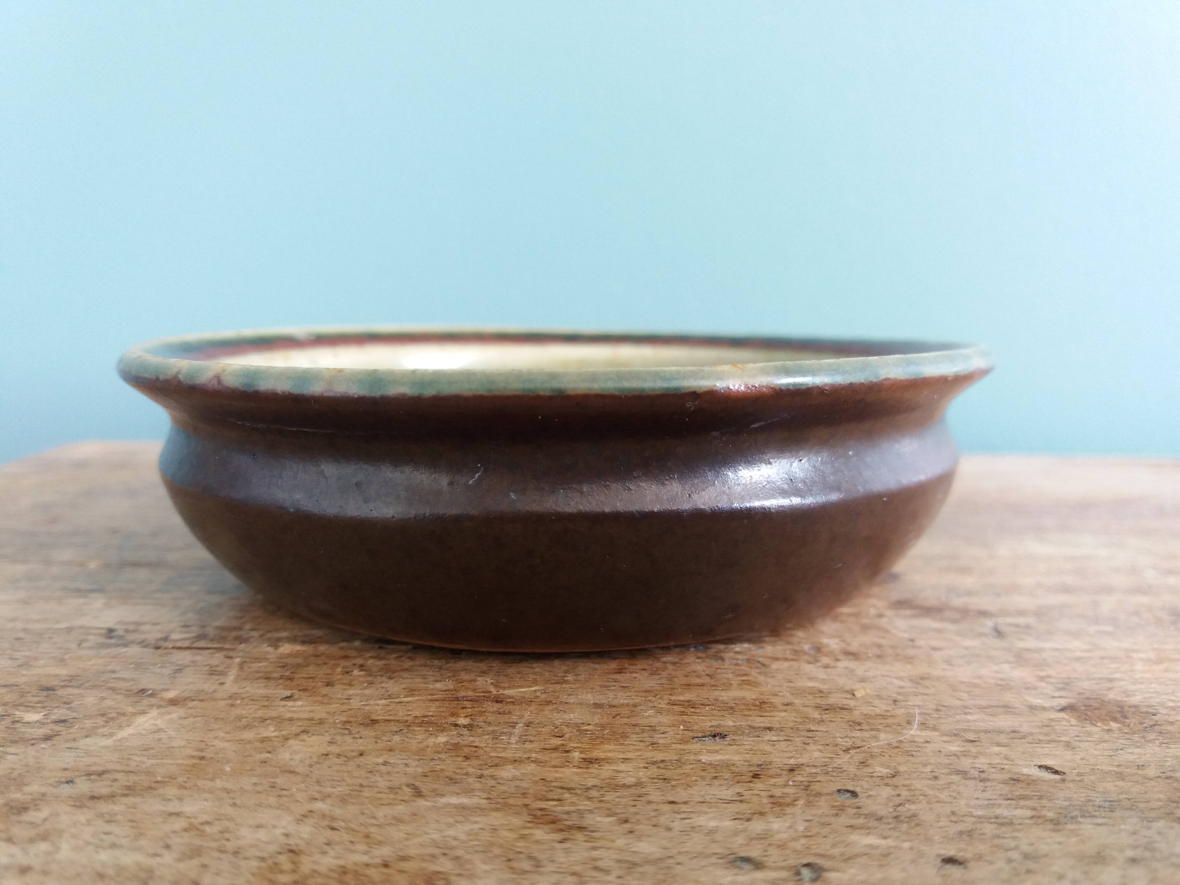 Stoneware bowl signed Fontgombault