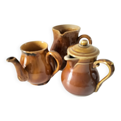 Trio de pichets en grès dont Poterie de Vendeuvre – charme bistrot