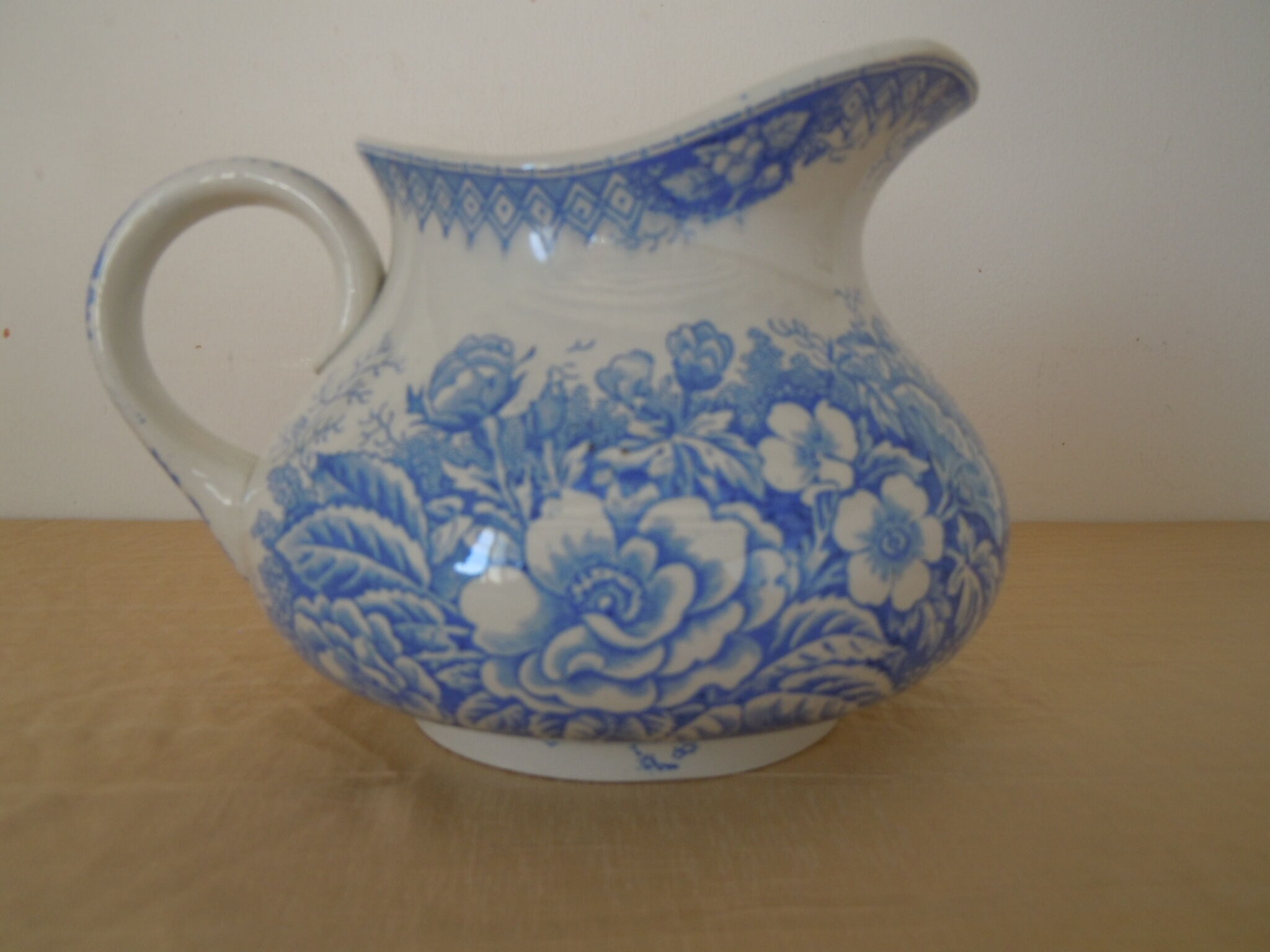 Broc céramique bleu et blanche