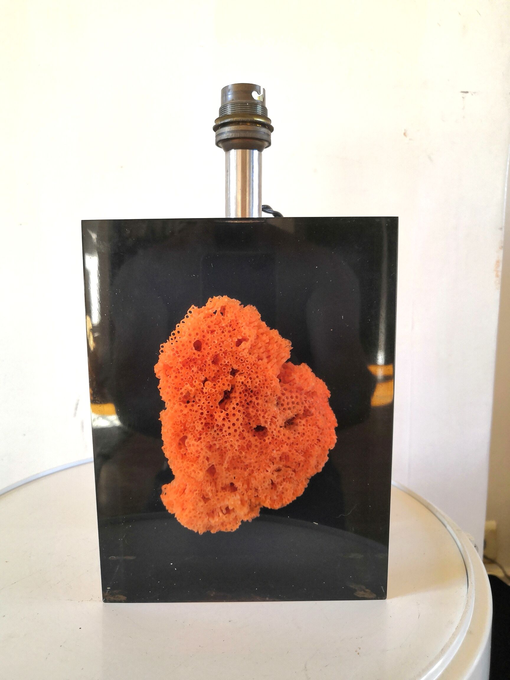 Resin lamp inclusion coral red design 70s
