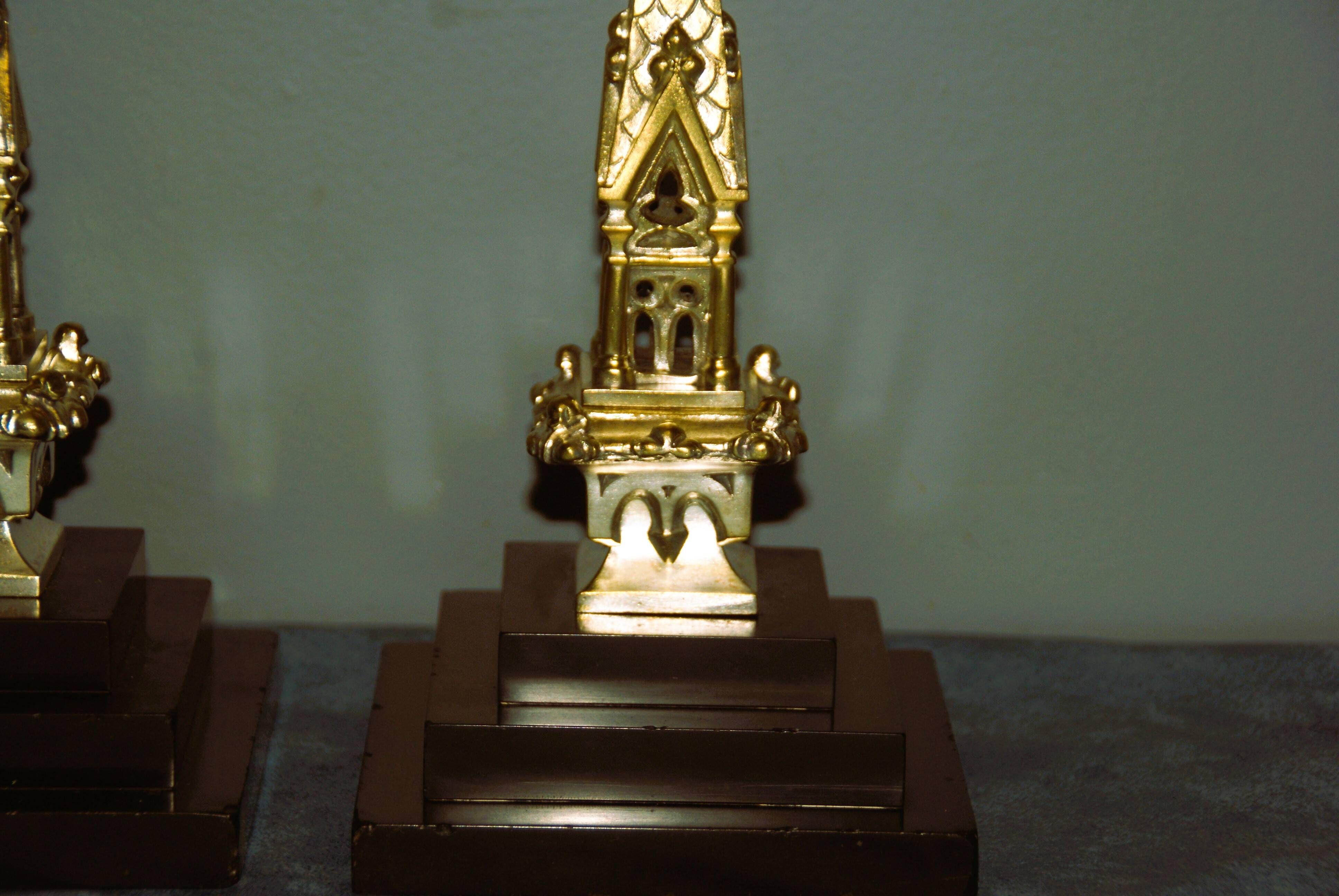 Rare paire de chandeliers en bronze XIX siècle