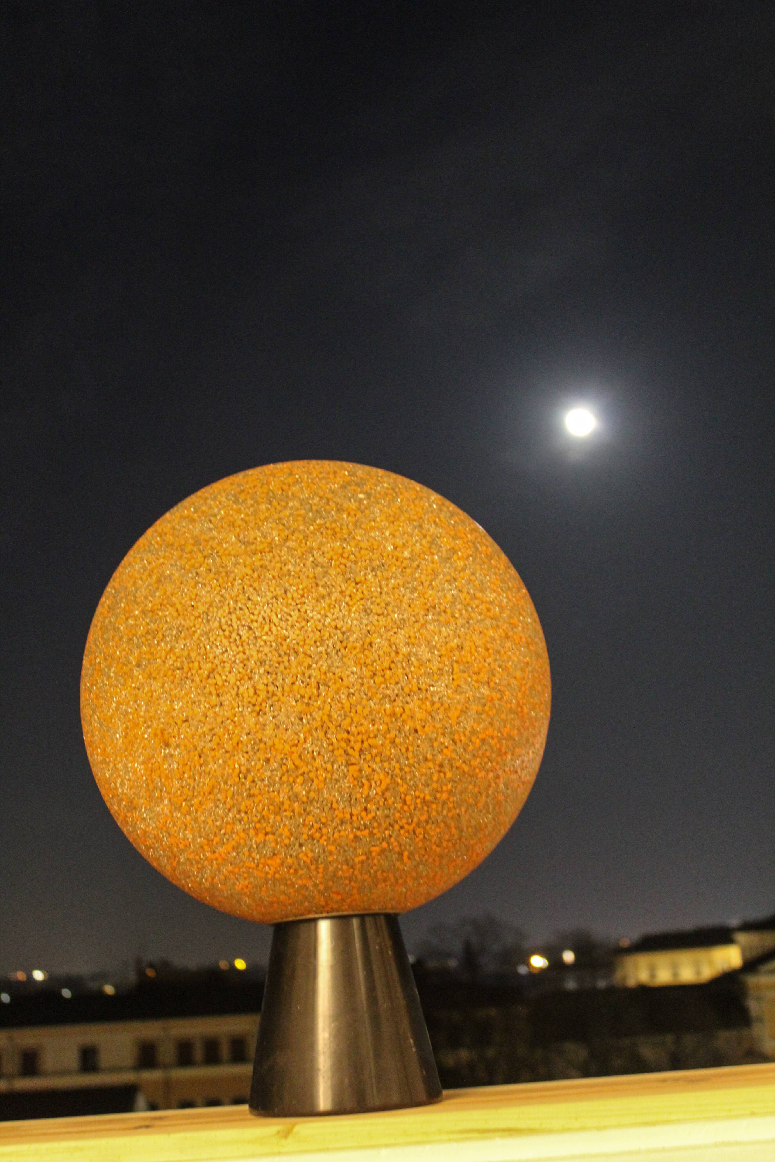 Lampe de table « Marte » avec base en marbre noir Marquina Jonh & Silvia Reid Années 1960