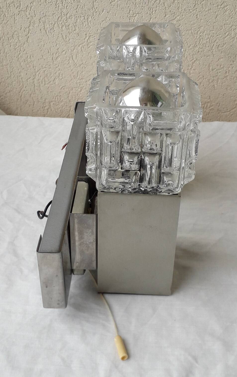 Italian 70's design wall lamp