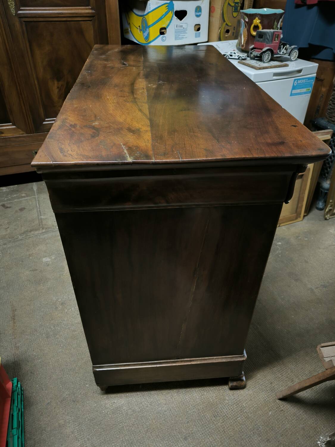 Louis Philippe period chest of drawers in solid walnut