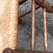 4 chaises brutalistes en bois tourné et paille