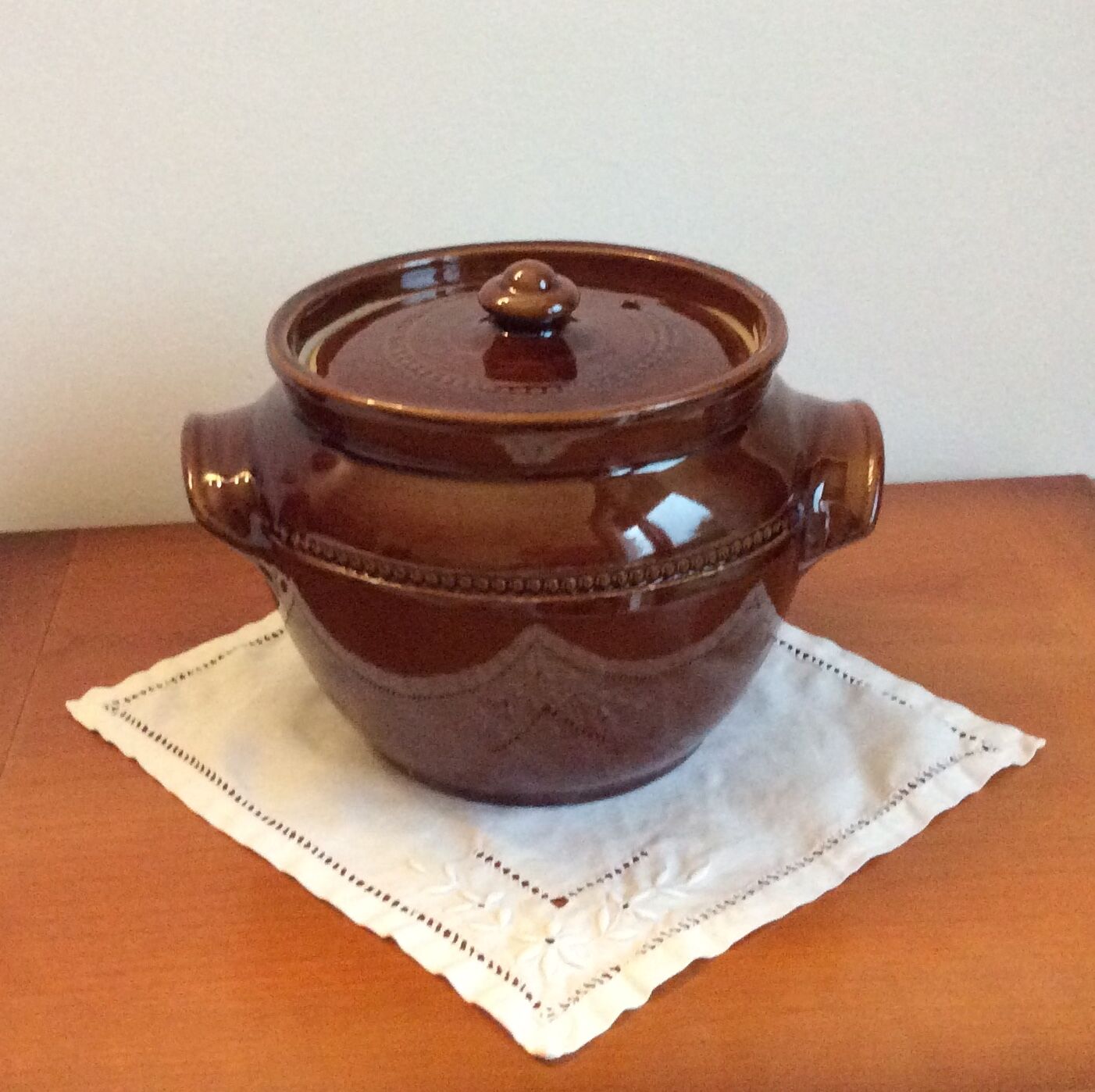 Pot glazed stoneware pot with lid Pearson's of Chesterfield England