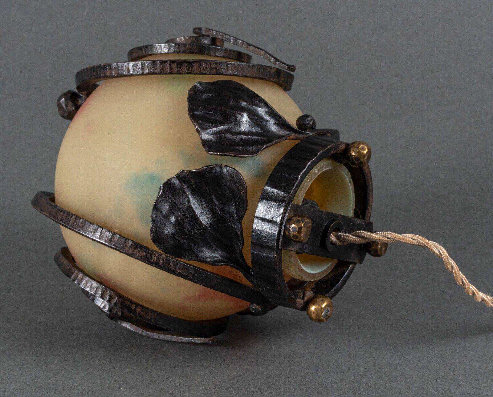 Art Deco night light lamp hammered ironwork 1930 Muller Frères