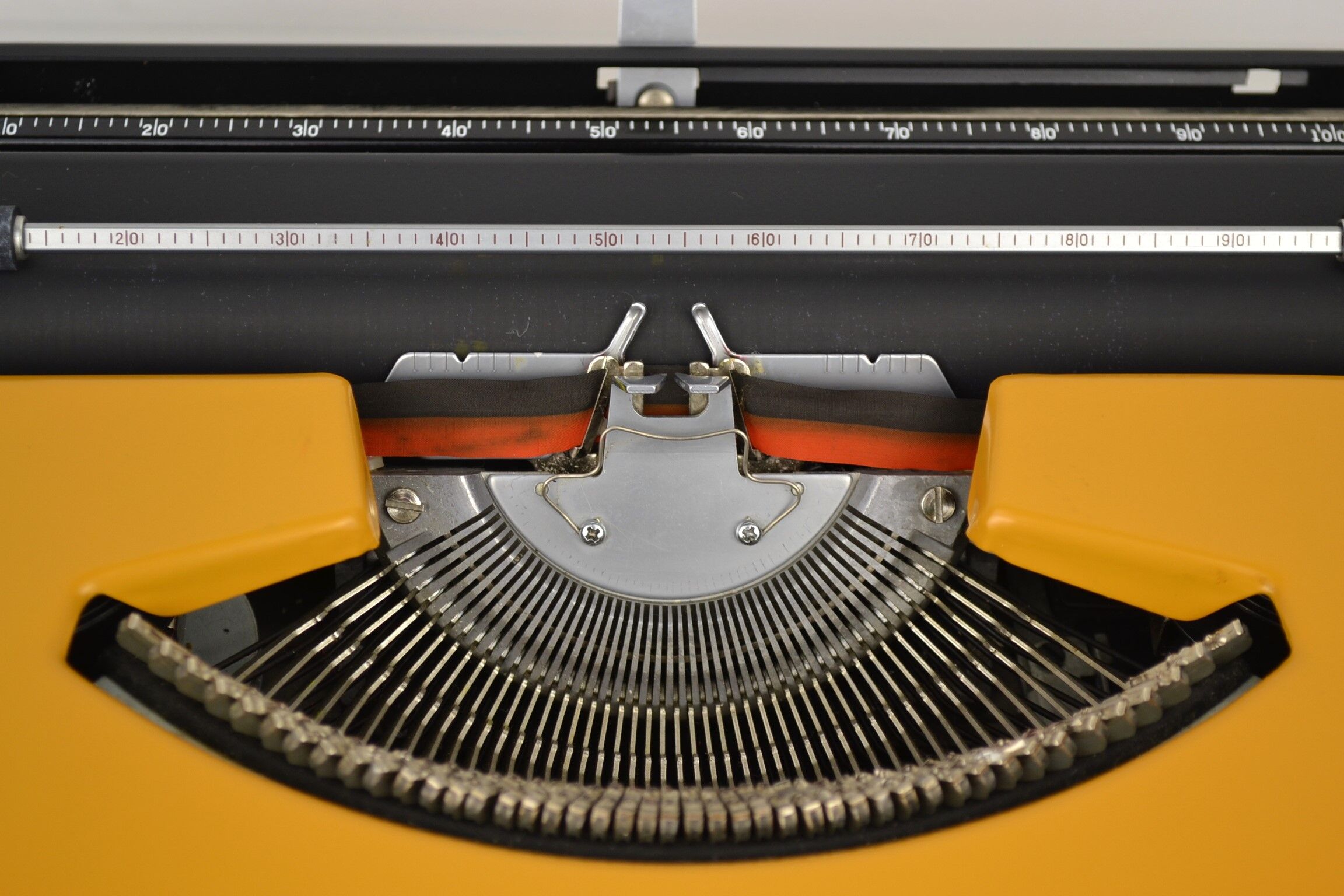 Brother deluxe 262tr mechanical typewriter - new tape