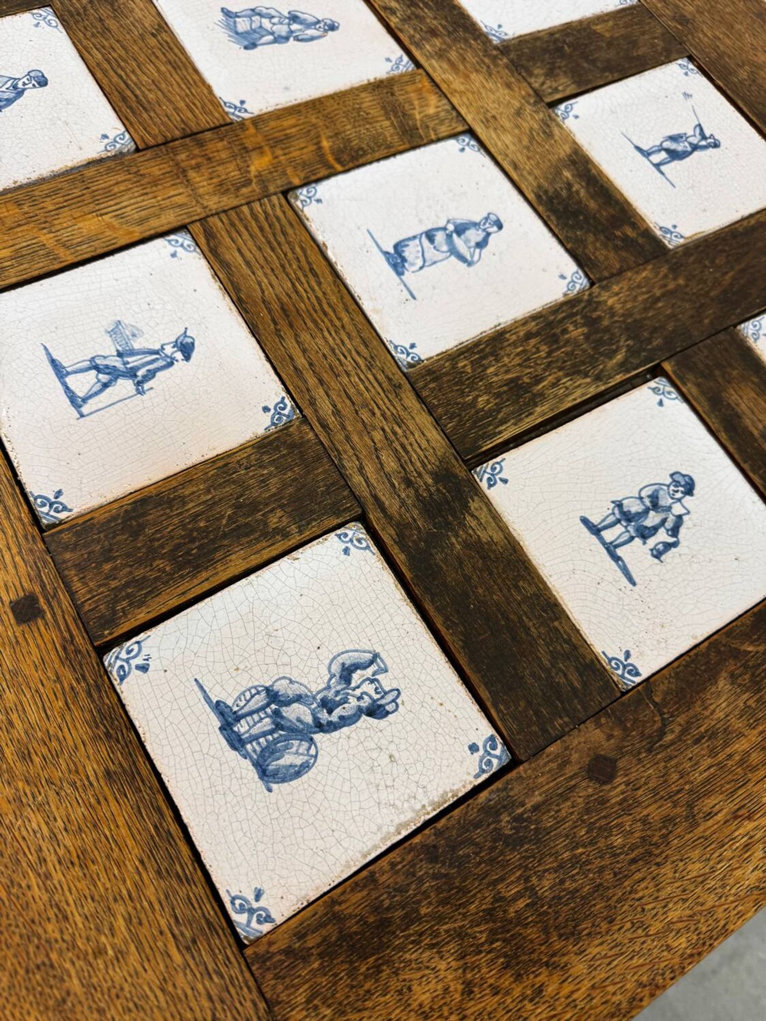 Table bistro fer et bois revêtue des carreaux céramique