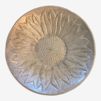 Plat indien en metal argenté avec motif fleur de tournesol