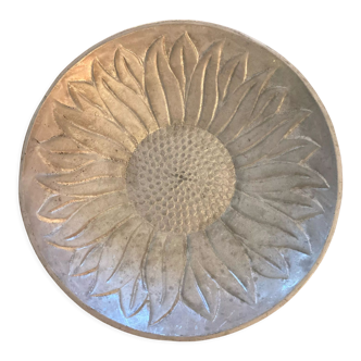 Plat indien en metal argenté avec motif fleur de tournesol