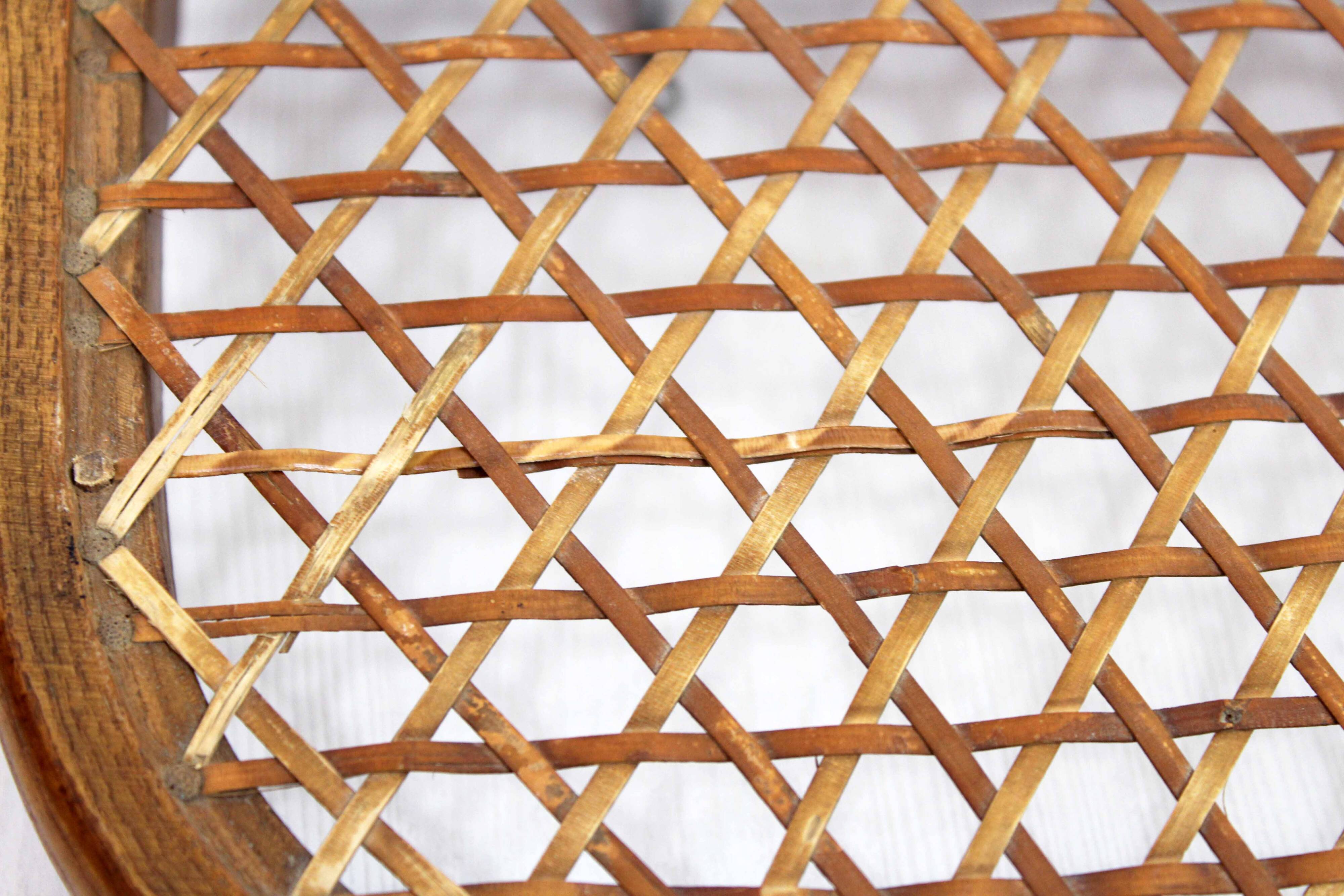 Wall coat rack with shelf