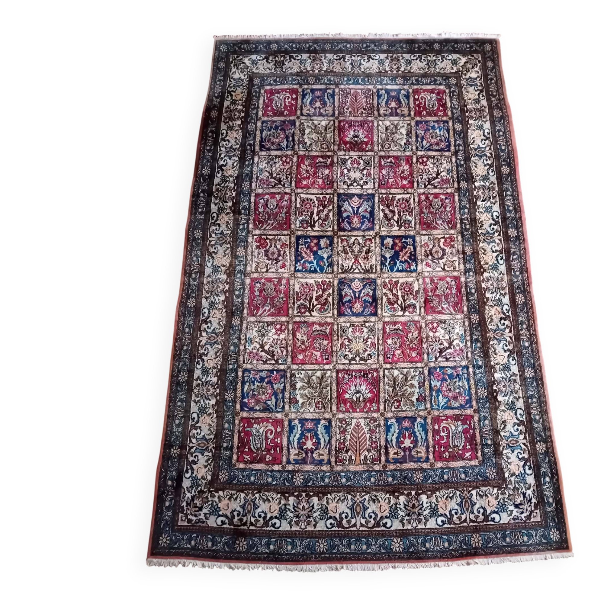 Handmade Bachtiar Persian rug 323x195cm